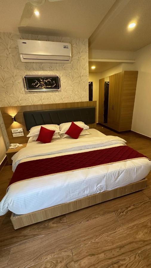 Kvp Golden Inn Tirupati Esterno foto