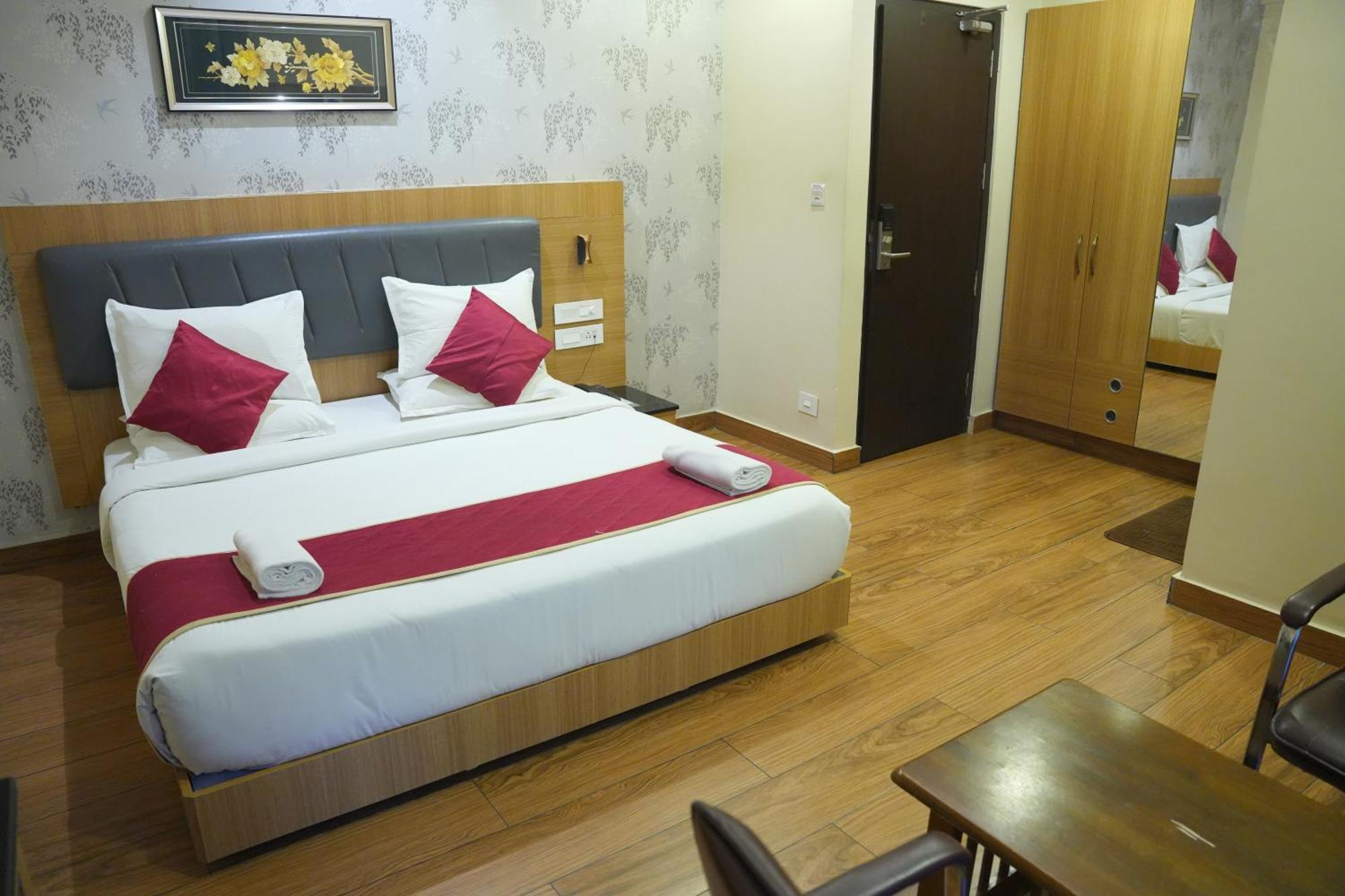 Kvp Golden Inn Tirupati Esterno foto