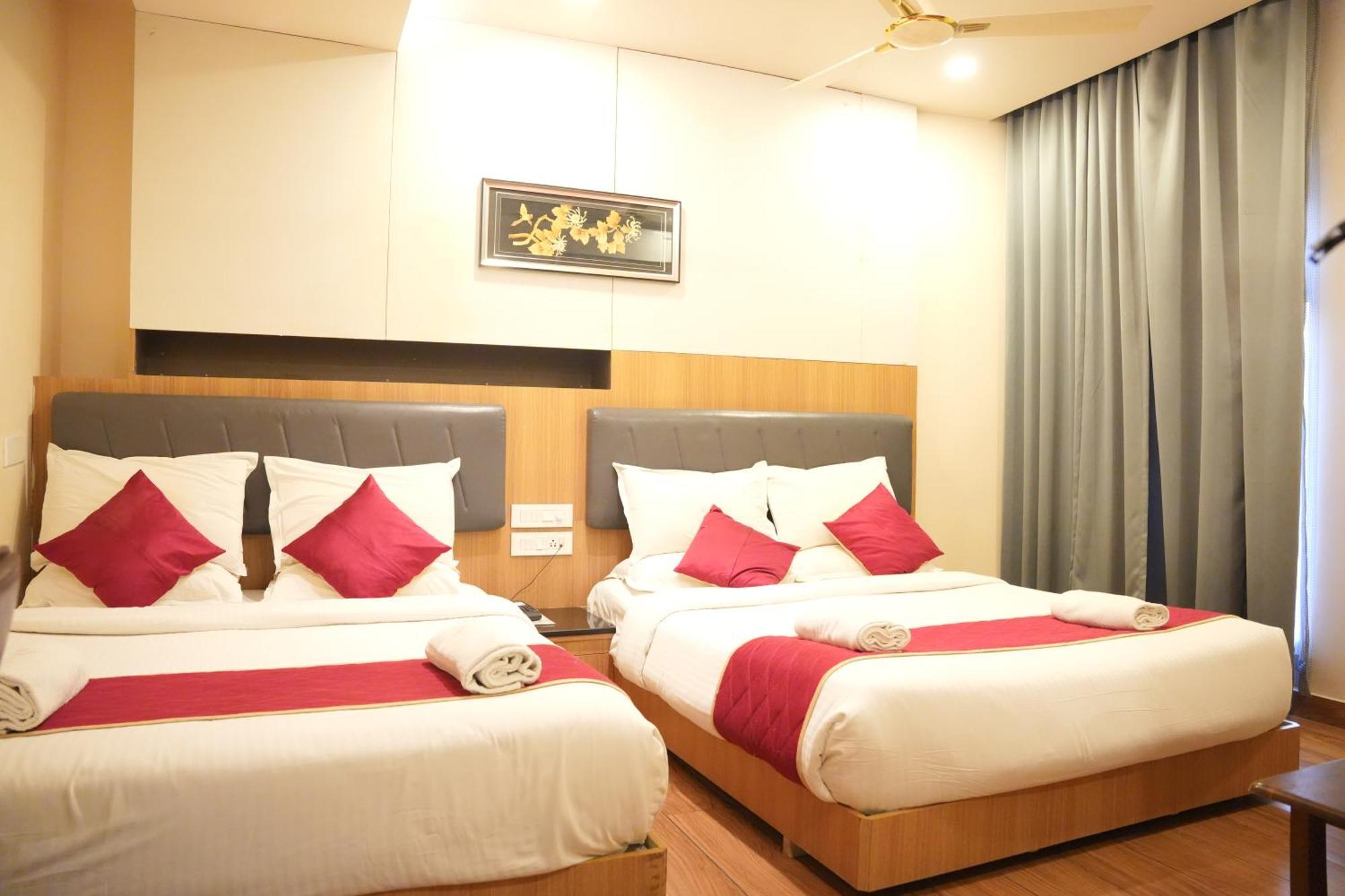 Kvp Golden Inn Tirupati Esterno foto
