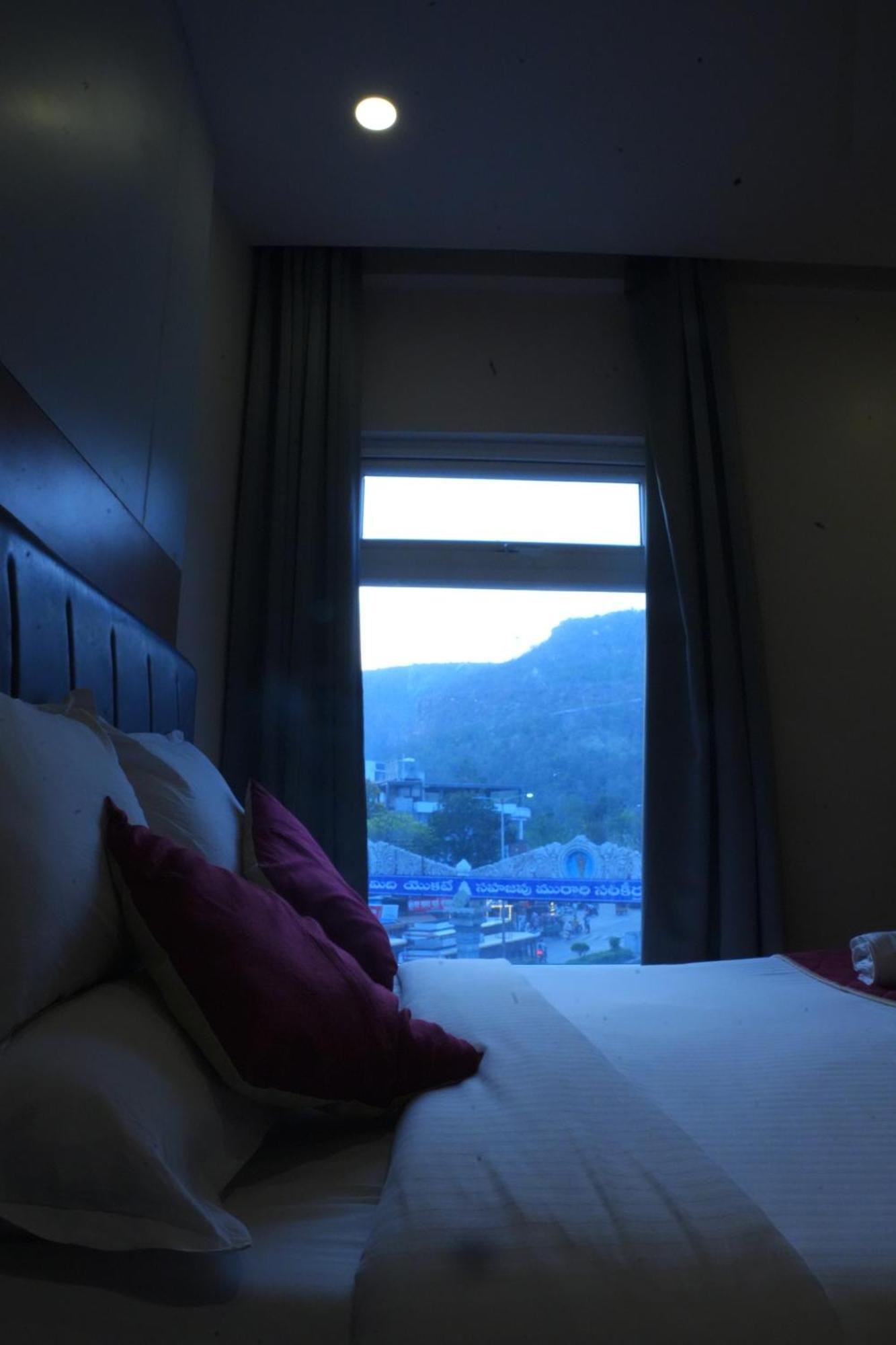 Kvp Golden Inn Tirupati Esterno foto