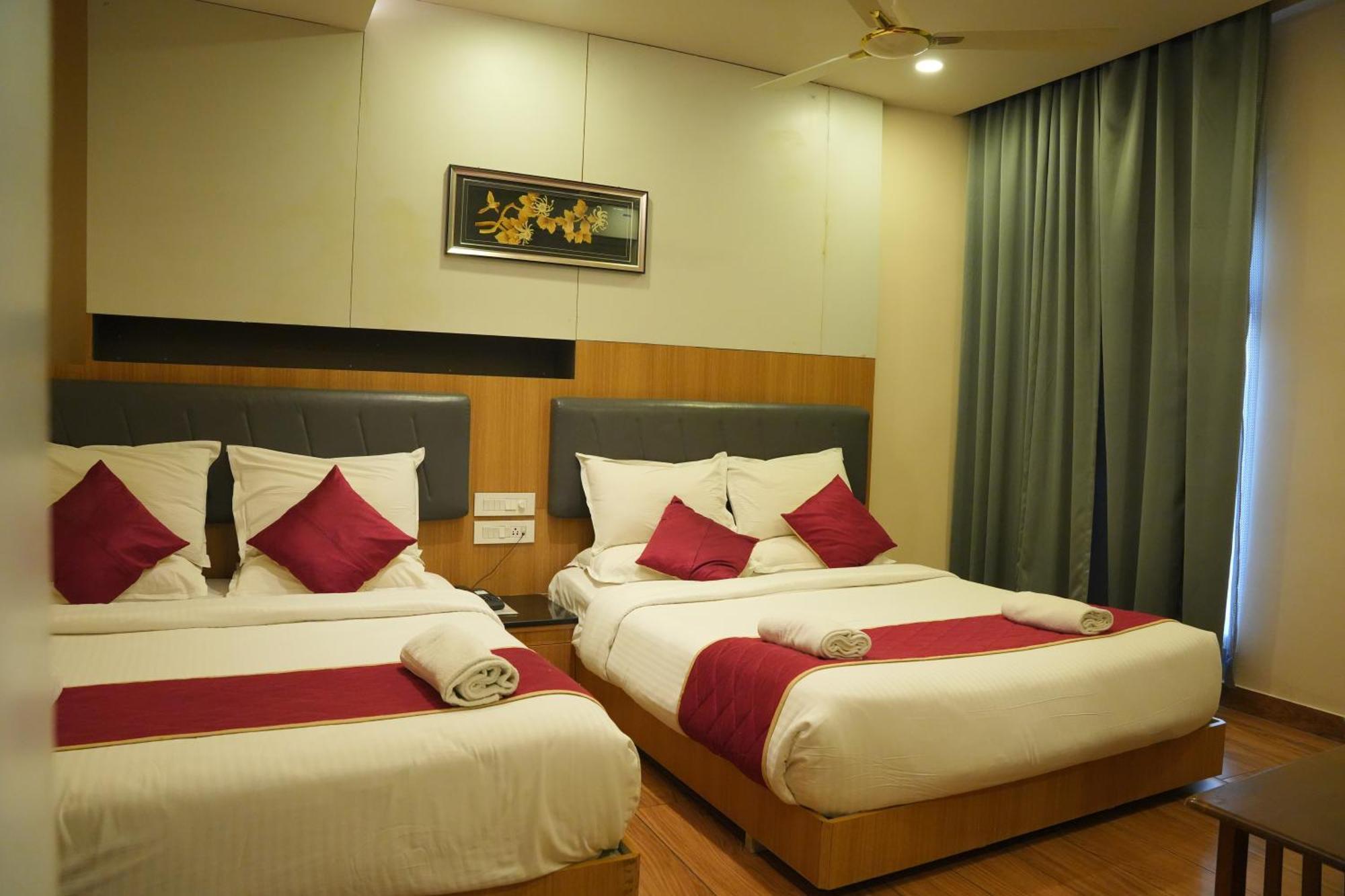 Kvp Golden Inn Tirupati Esterno foto