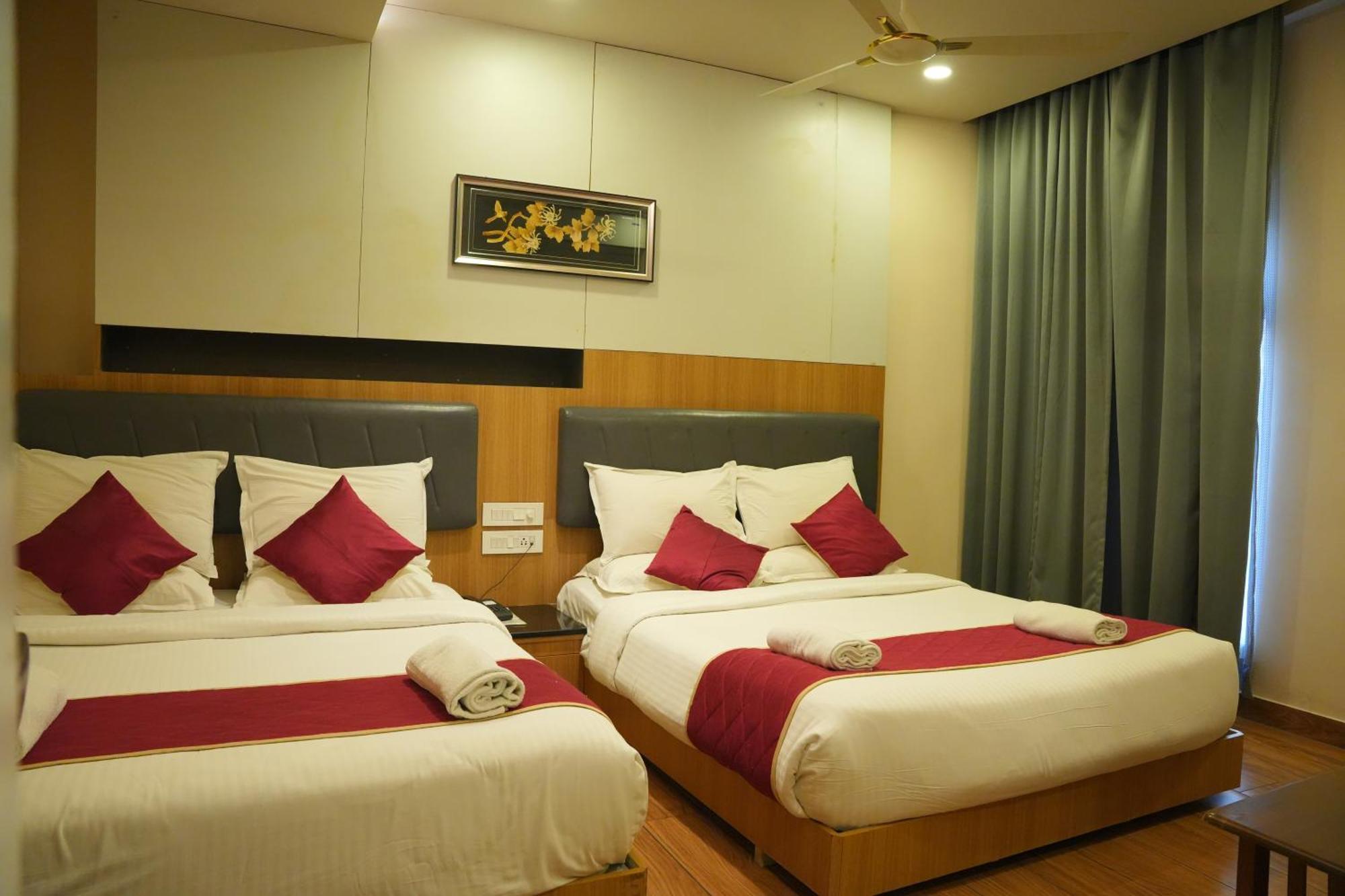 Kvp Golden Inn Tirupati Esterno foto