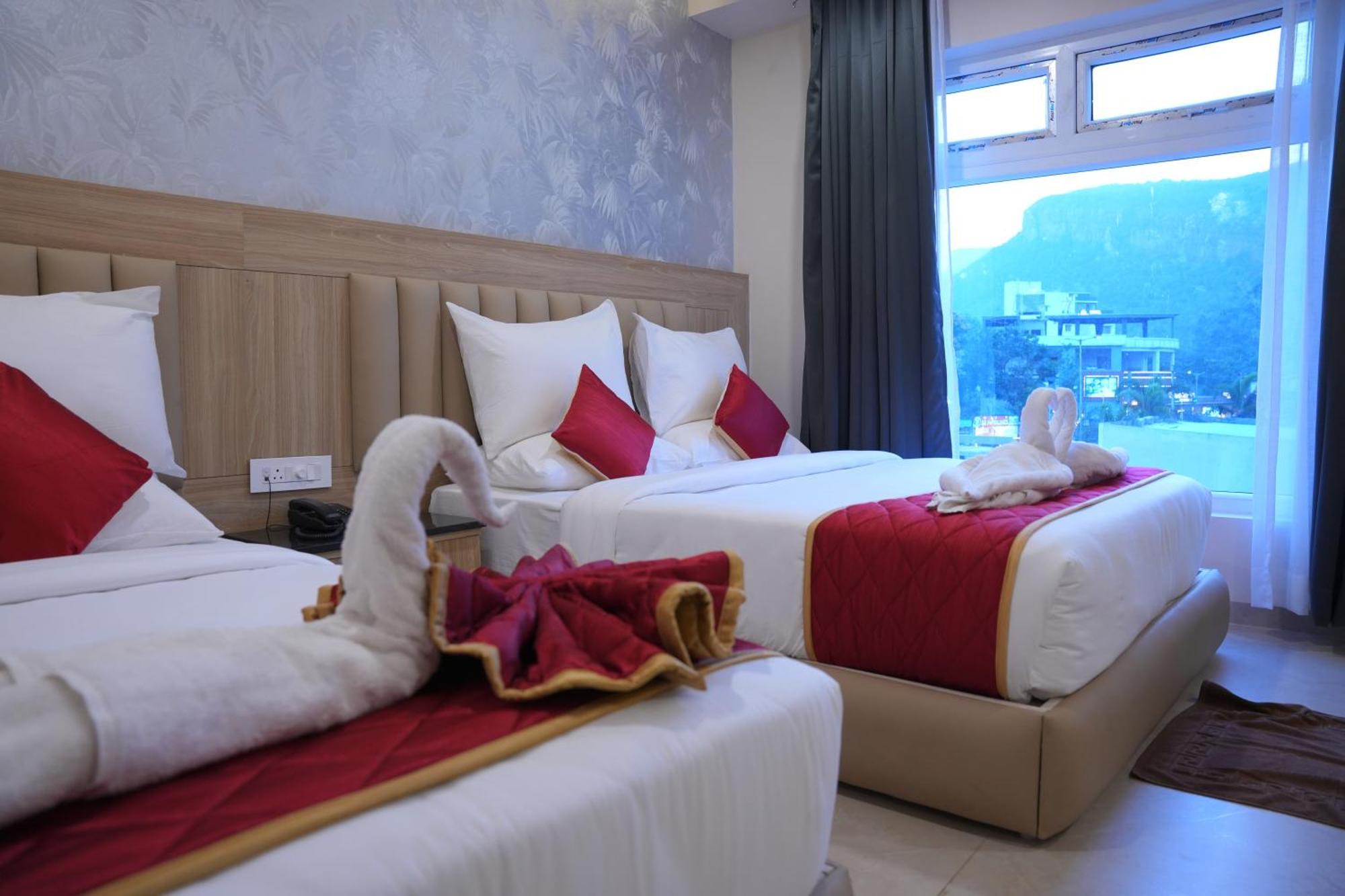 Kvp Golden Inn Tirupati Esterno foto