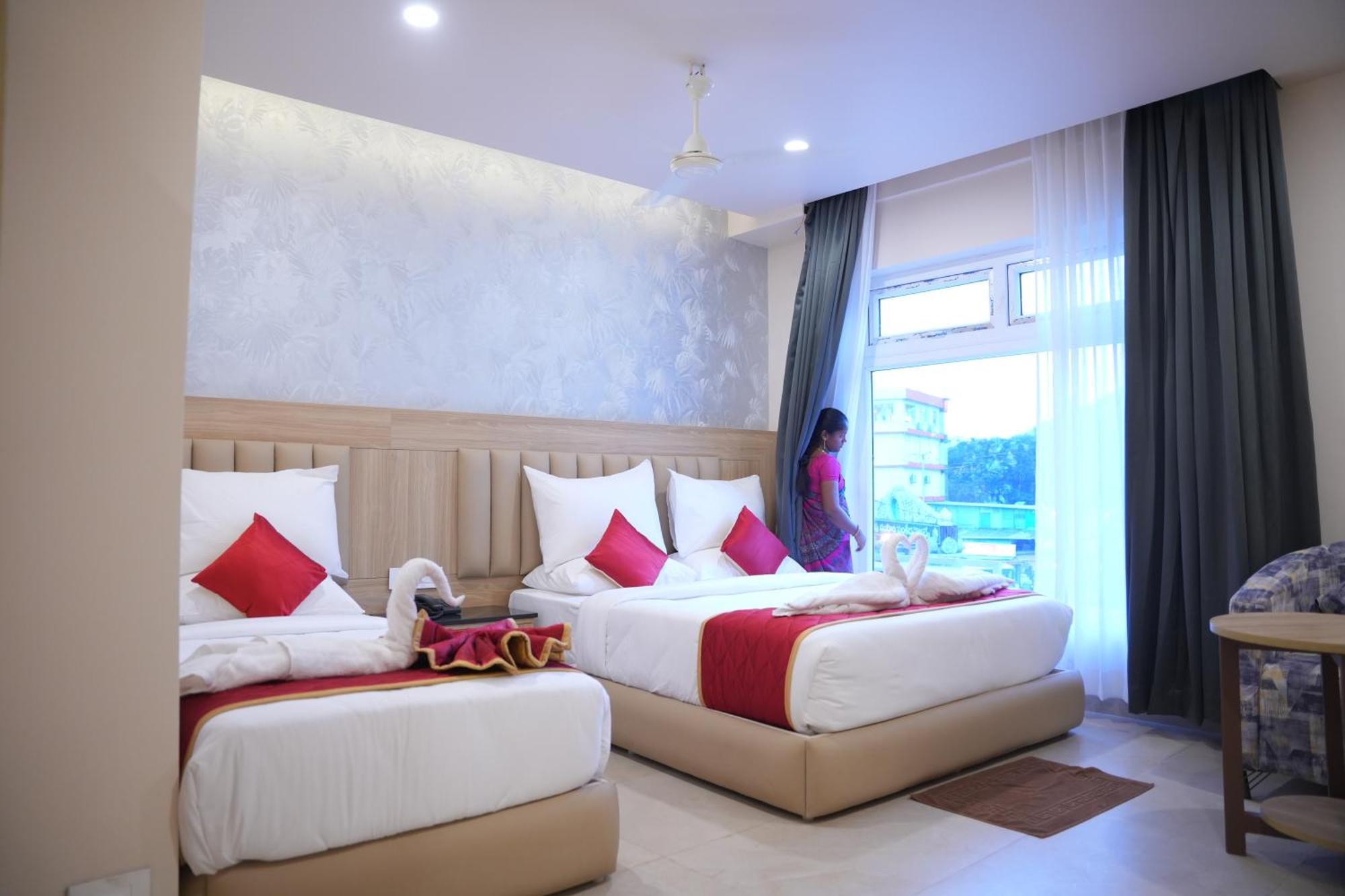 Kvp Golden Inn Tirupati Esterno foto