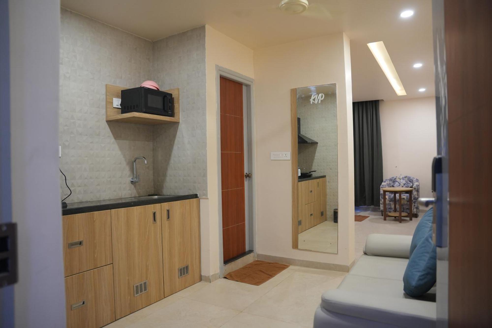 Kvp Golden Inn Tirupati Esterno foto