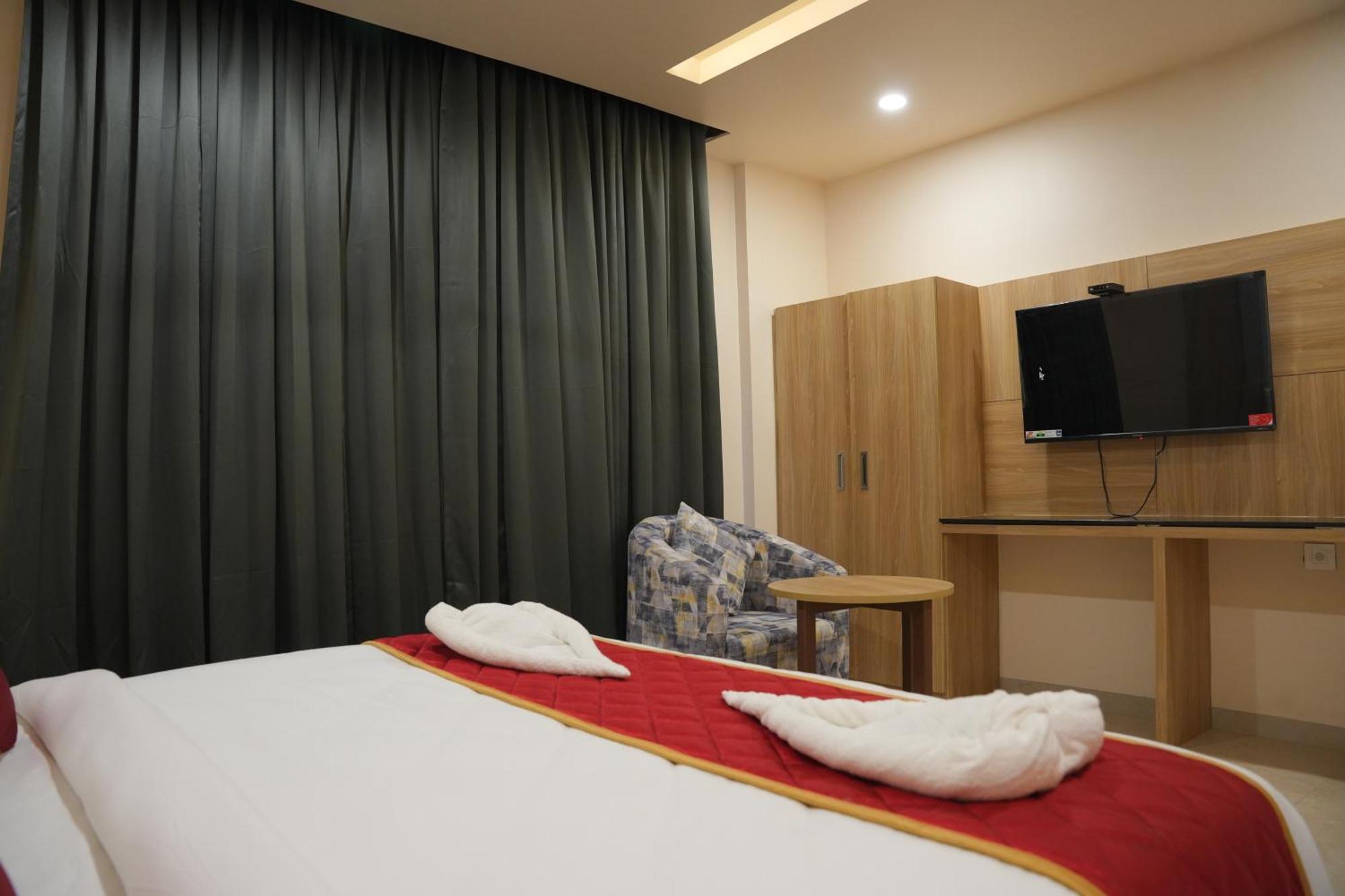 Kvp Golden Inn Tirupati Esterno foto