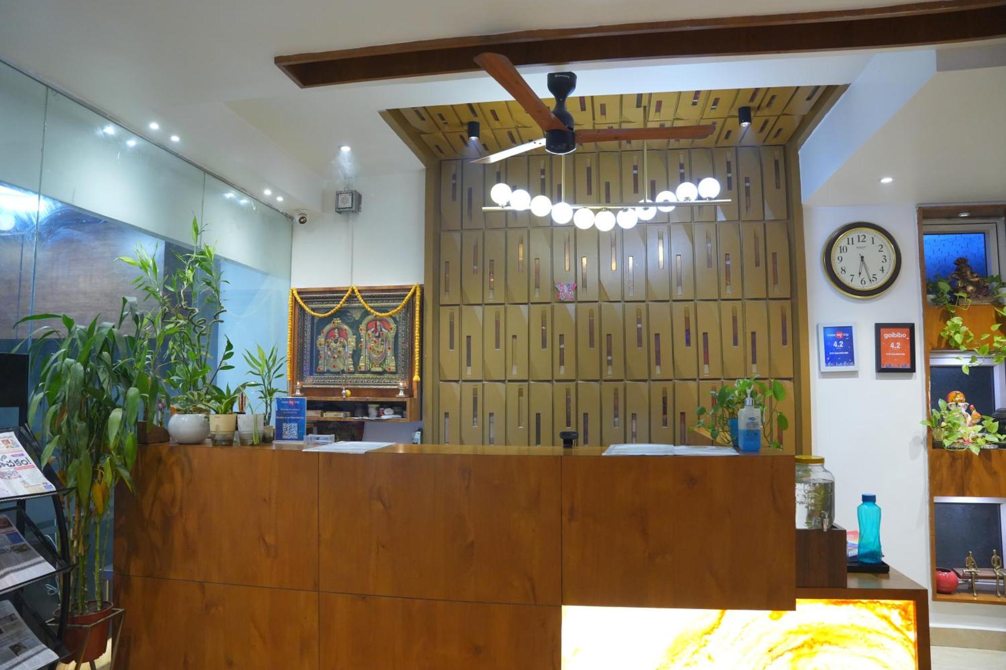 Kvp Golden Inn Tirupati Esterno foto