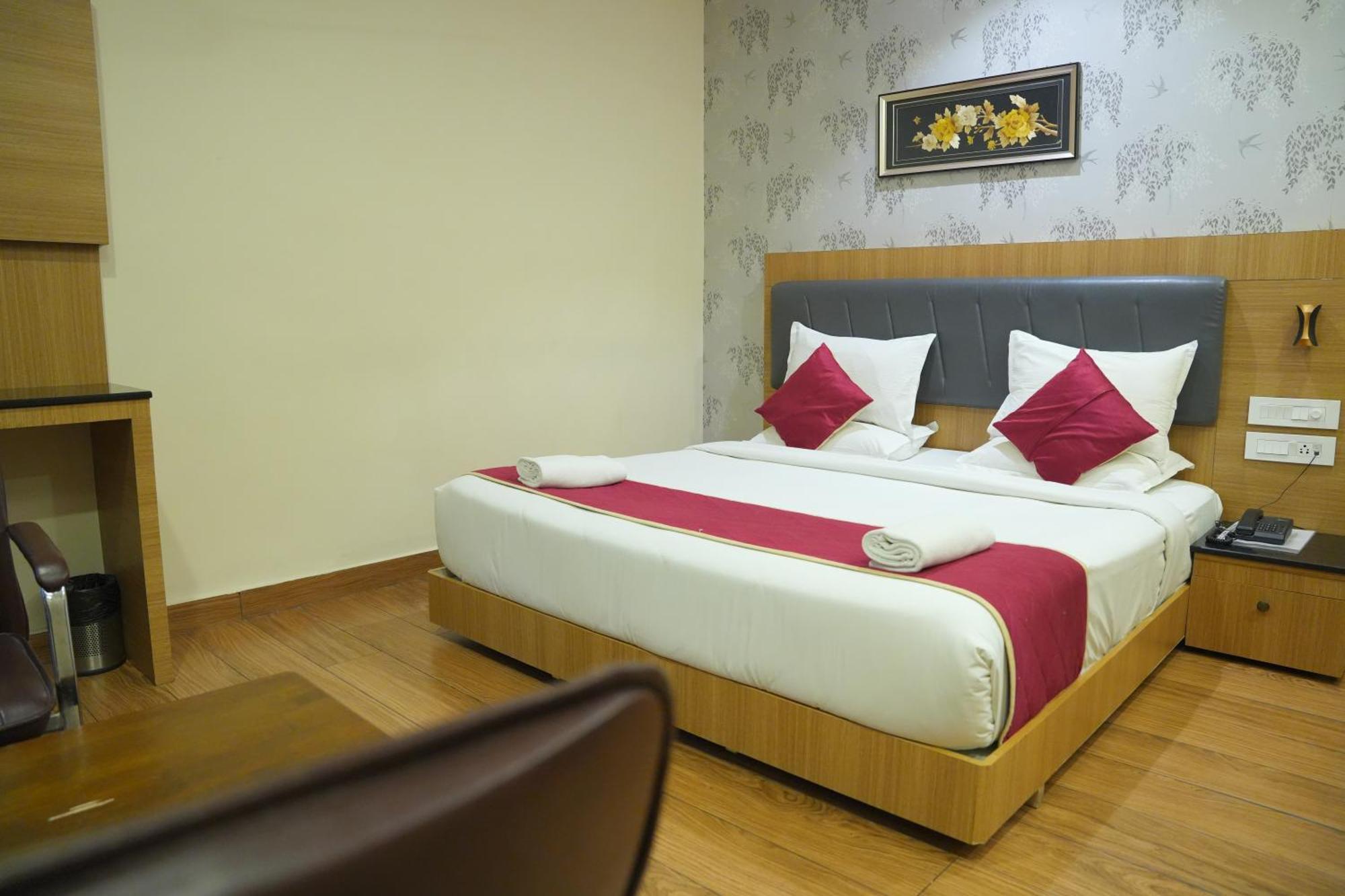 Kvp Golden Inn Tirupati Esterno foto