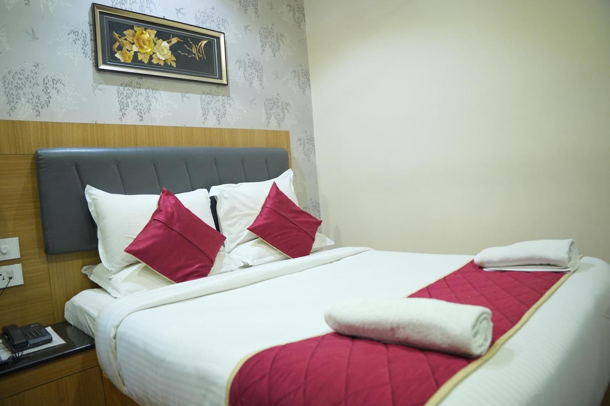 Kvp Golden Inn Tirupati Esterno foto
